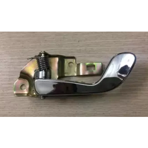 Tay mở cửa trong Mitsubishi Jolie