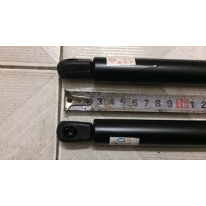 Ty chống cốp sau Suzuki Vitara 2010-19