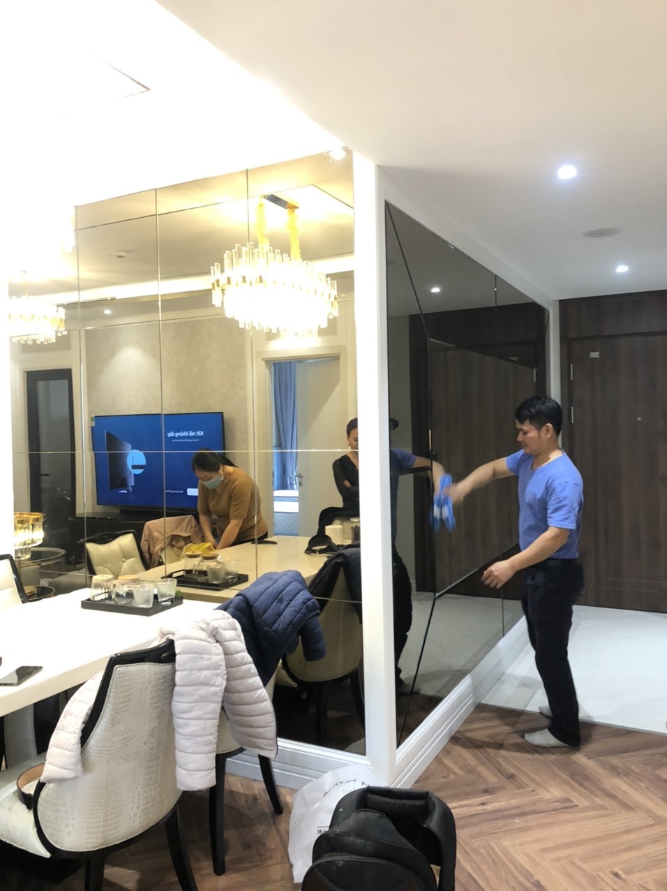 Gương trang trí phòng ăn