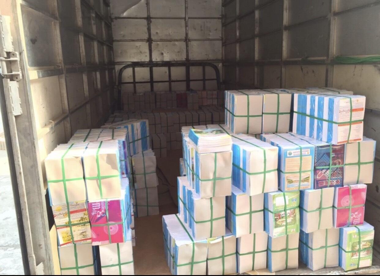 Giao vở theo đặt hàng của hội chữ thập đỏ