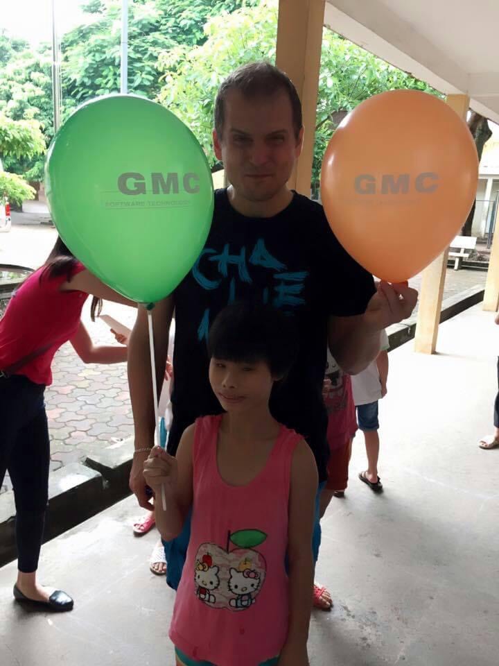 Chuyến đi phát quà của GMC