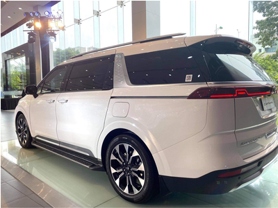 Kia Carnival 2.2D Premium