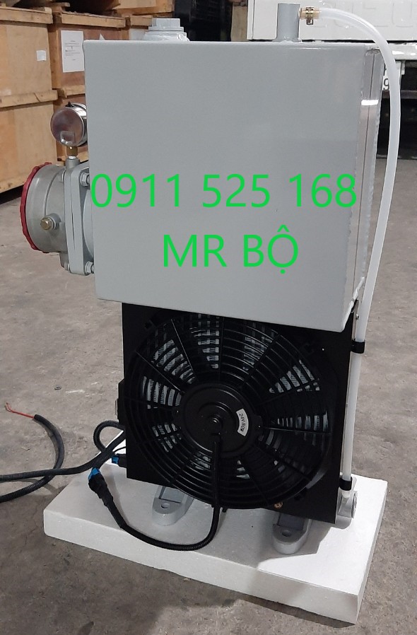 két tản nhiệt dầu thủy lực xe trộn bê tông