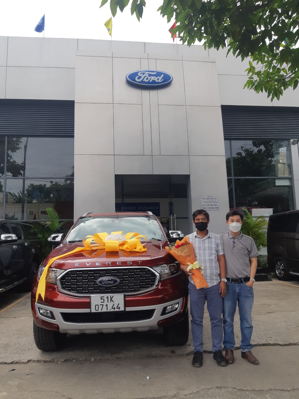 BÀN GIAO EVEREST BI TURBO ĐỎ VỀ GÒ VẤP CÙNG GIA ĐÌNH ANH VINH - BÀN GIAO RANGER WILDTRAK TRẮNG VỀ TÂN BÌNH VỚI GIA ĐÌNH ANH DUY