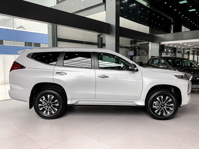 New Mitsubishi Pajero Sport Dầu 4x2 AT (Euro 5)