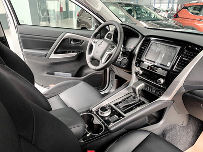 New Mitsubishi Pajero Sport Dầu 4x2 AT (Euro 5)