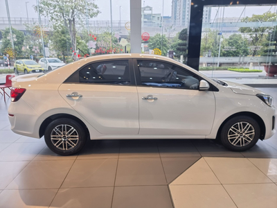 KIA Soluto AT Deluxe