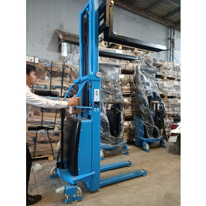 XE NÂNG BÁN TỰ ĐỘNG 1.5 TẤN, 2 TẤN- SOONLIFT MỸ