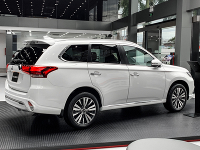 Mitsubishi Outlander 2.0 CVT