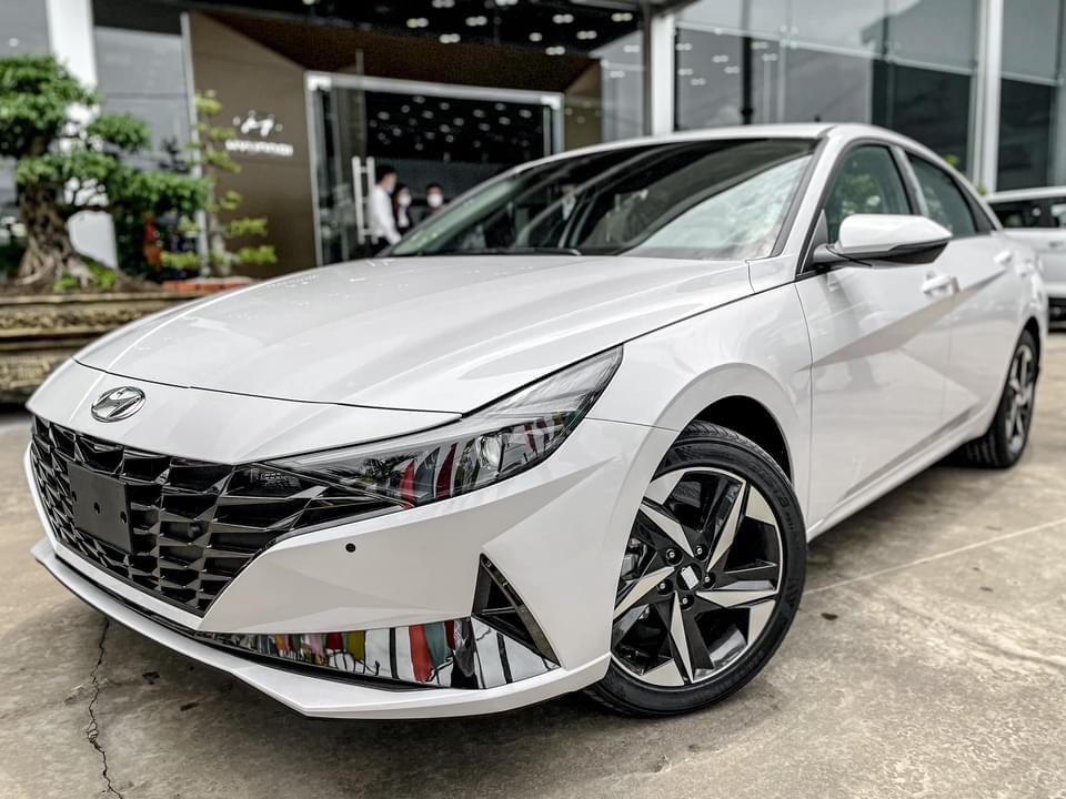 Hyundai Elantra 2.0 AT Đặc biệt 2023