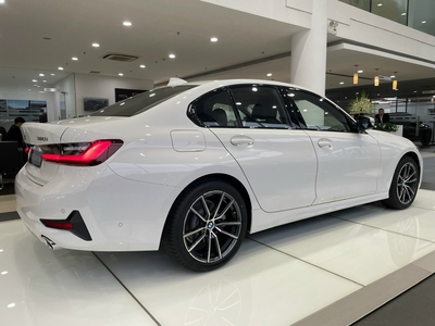 BMW 320i Sport Line 2024