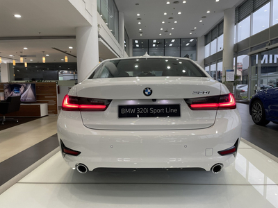 BMW 320i Sport Line 2024