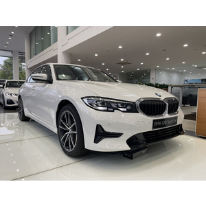 BMW 320i Sport Line 2024