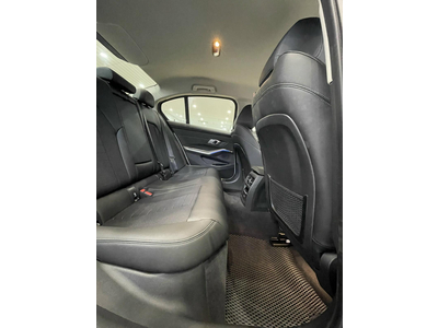 BMW 320i Sport Line 2024