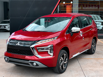 Mitsubishi Xpander AT Premium