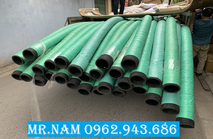 ống xi măng trên xe