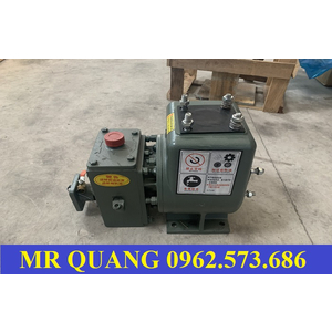 Bơm nước xe rửa đường tưới cây