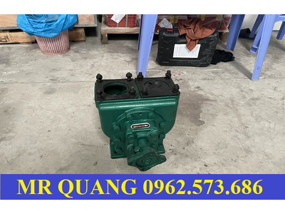 Bơm xăng dầu cho xe chở xăng dầu