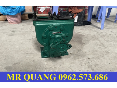 Bơm xăng dầu cho xe chở xăng dầu