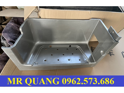 Ốp bậc dưới xe đầu kéo Hyundai Xcient