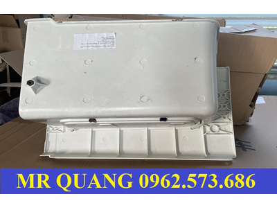 Ốp bậc dưới xe đầu kéo Hyundai Xcient