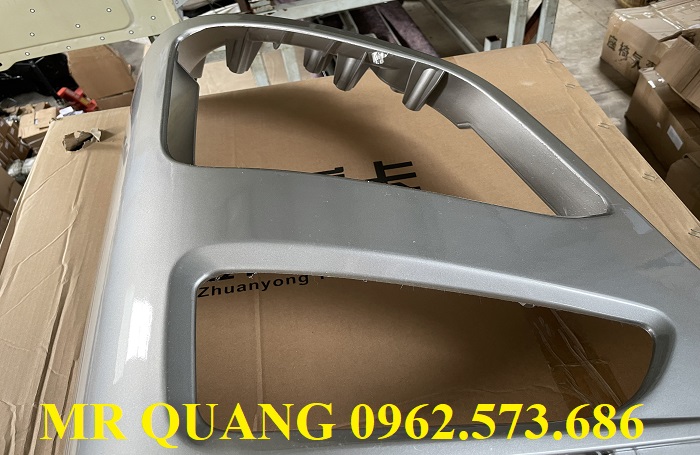 ốp mí đèn xe đầu kéo hyundai xcient
