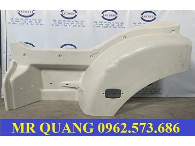 Ốp bậc trên xe Shacman M3000