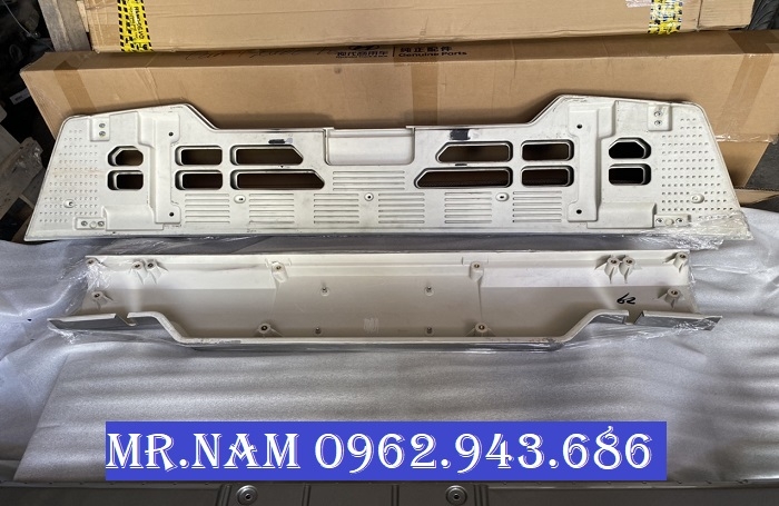 mặt sau cản trước hyundai xcient