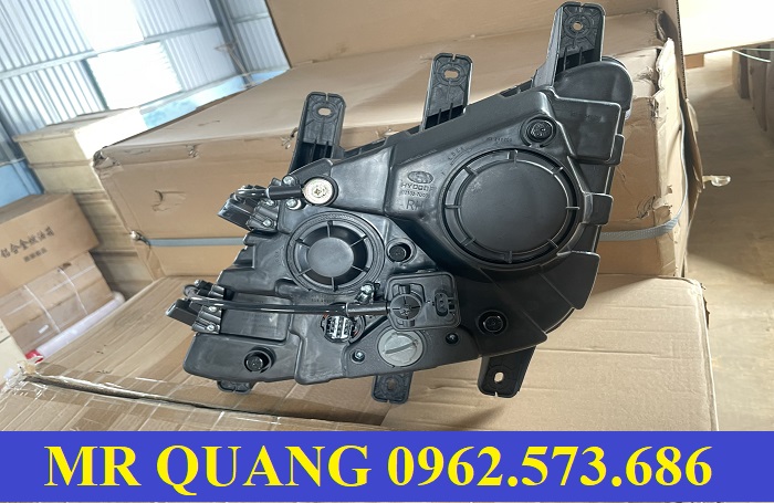 đèn pha xe hyundai xcient