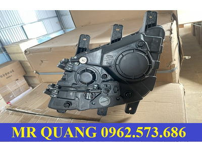 Đèn pha xe Hyundai Xcient