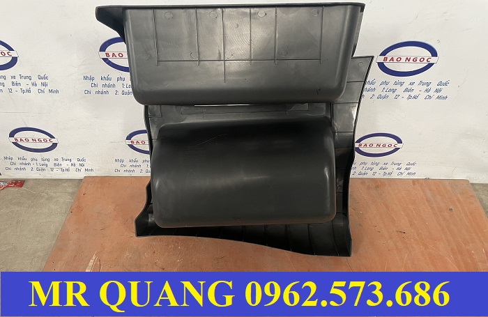 ốp bậc dưới xe đầu kéo chenglong h7