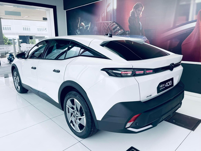 Peugeot 408 Allure - TRẮNG