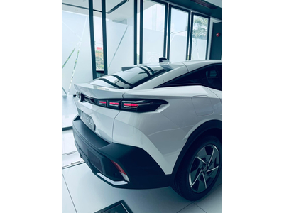 Peugeot 408 Allure - TRẮNG