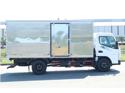 Xe Tải Fuso Canter TF7.5 - Tải 3.49 Tấn - Thùng Kín Dài 5,2m