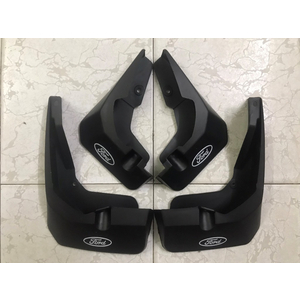 Chắn bùn bánh xe Ford Focus bản Sedan 2019-2023