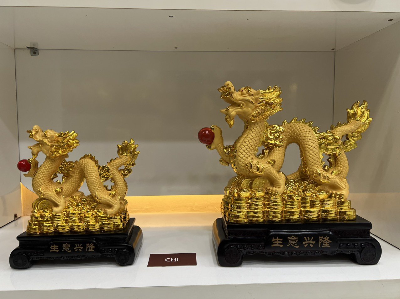 tượng rồng nằm vàng