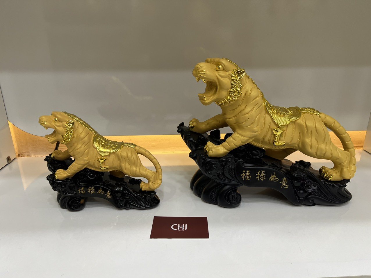 Tượng hổ ngọa sơn