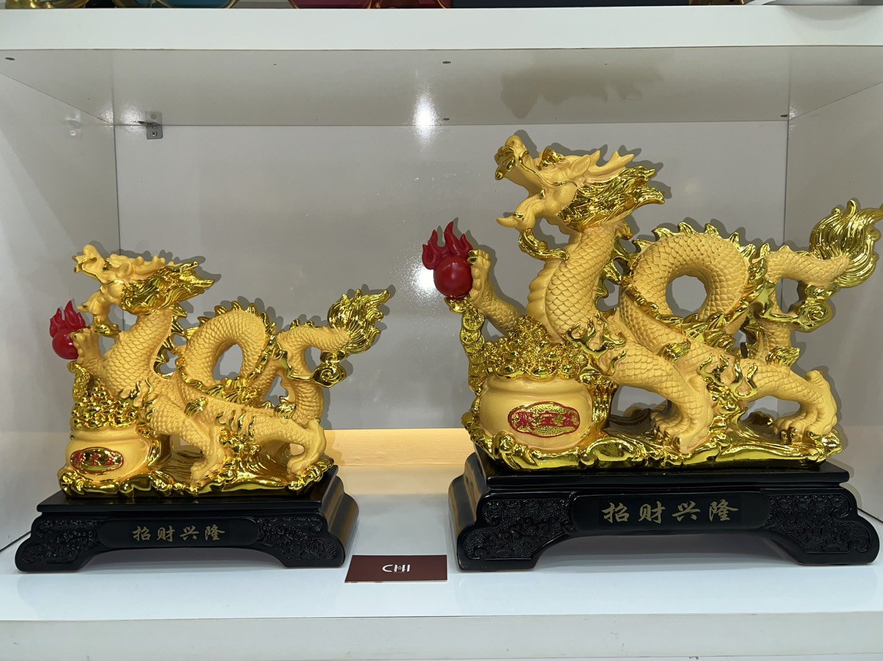 Tượng rồng quả cầu lửa