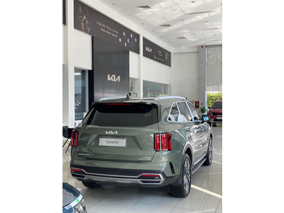 New KIA Sorento Signature 2.5G ( Máy xăng - NỘT THẤT NÂU)