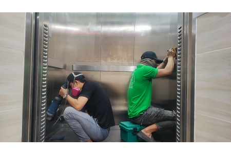 Dịch vụ đánh bóng phục hồi thang máy trầy xước ố màu