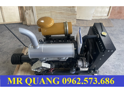 Động cơ lai trên xe bồn chở xi măng