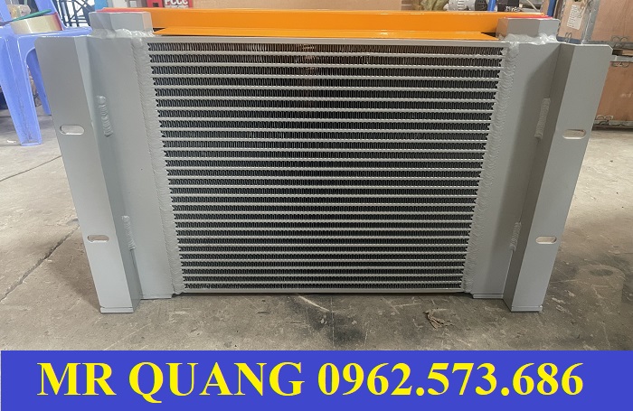 két làm mát dầu thuỷ lực xe cẩu