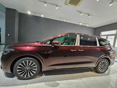 Volkswagen Viloran Luxury