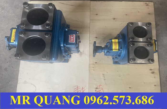 bơm xăng dầu cánh nhựa