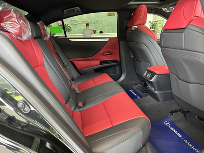 Lexus ES 250 F Sport