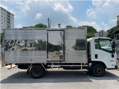 Isuzu 2.7 Tấn – QKR270 – Xe Tải Thùng Kín Dài 4.4m (QKR77HE5)