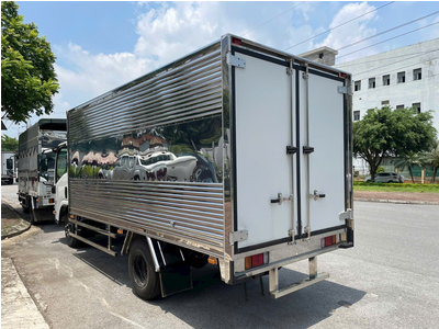 Isuzu 2.7 Tấn – QKR270 – Xe Tải Thùng Kín Dài 4.4m (QKR77HE5)