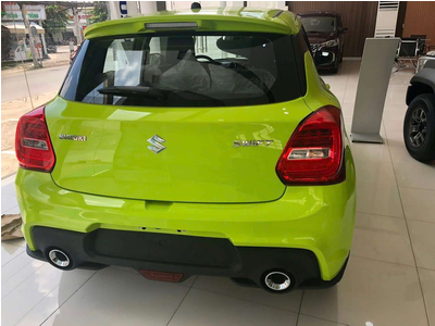 Suzuki Swift GLX CVT 2023 Xanh Duy Nhất