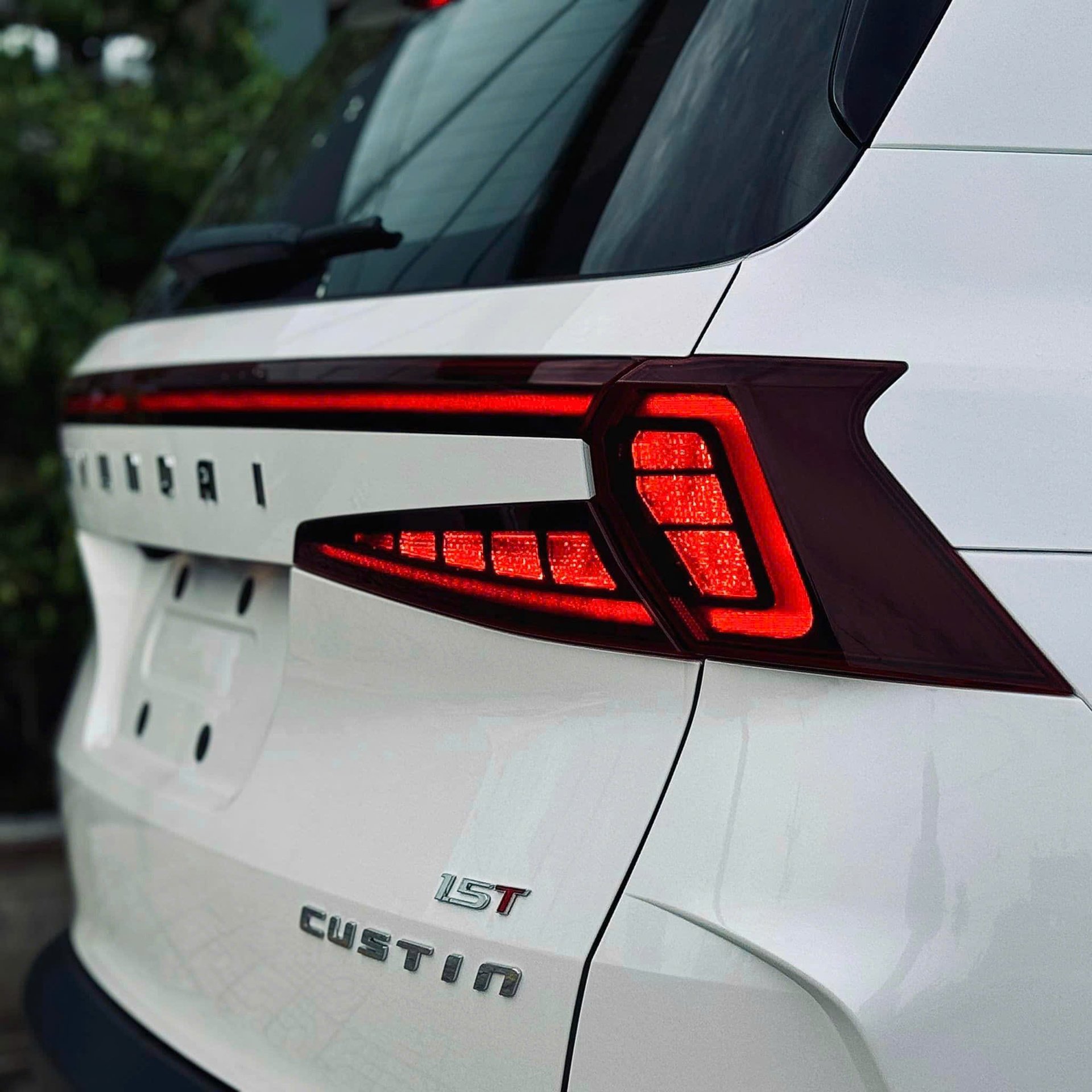 Hyundai Custin 1.5L Tiêu Chuẩn