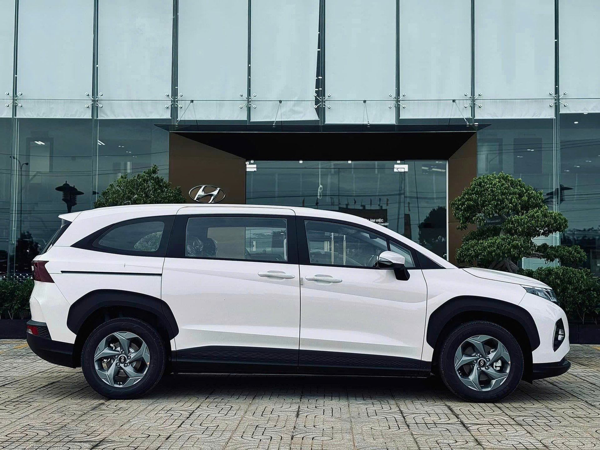 Hyundai Custin 1.5L Tiêu Chuẩn